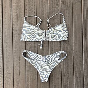 O'Neill Blue and White Zebra Swirl Bikini